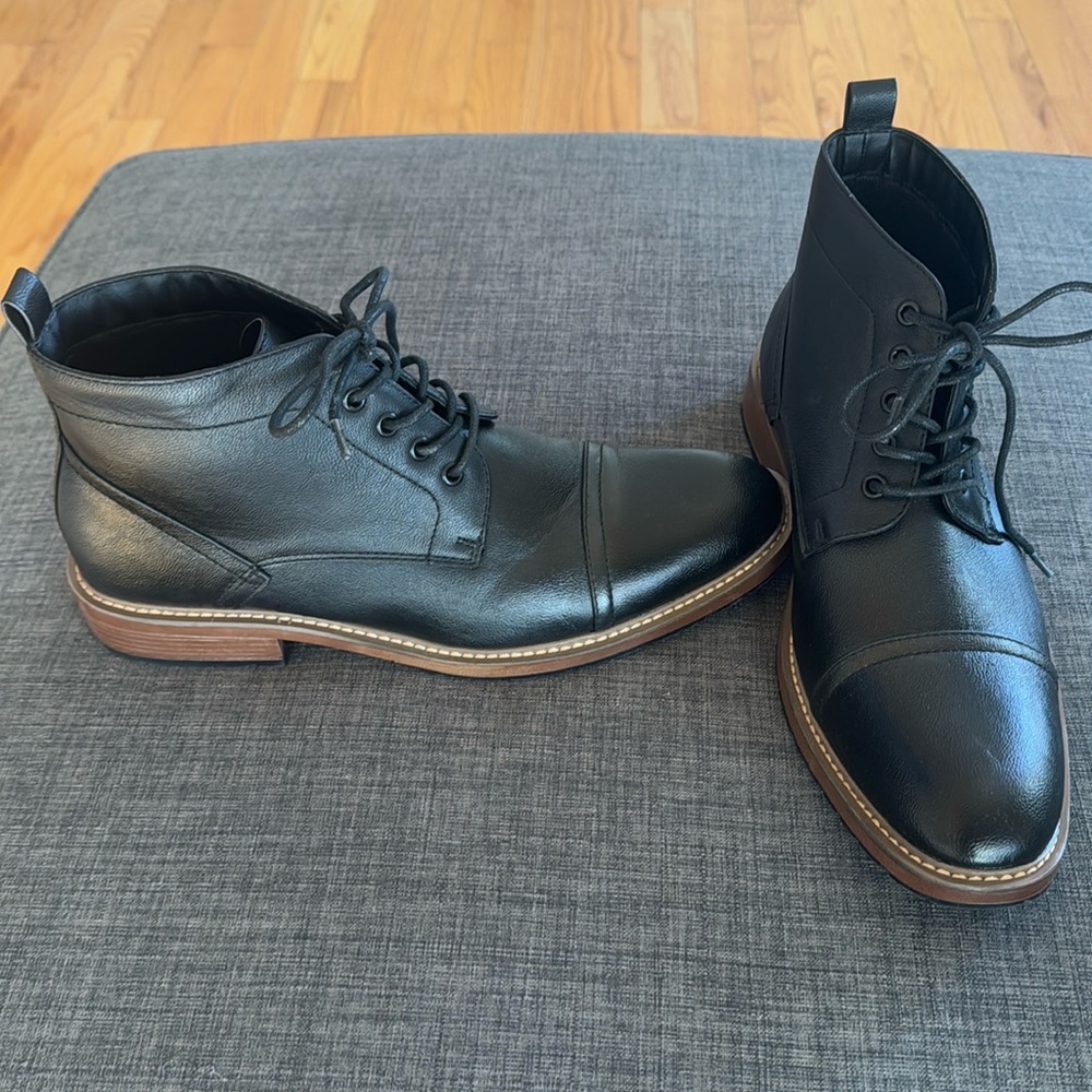 Perry Ellis America Ultrafoam “Manning” style lace up Chelsea boots, size 10.5